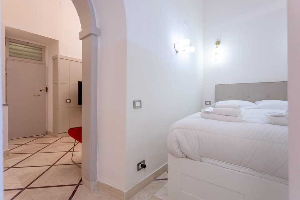 Bed, Photo of the whole room, Bedroom, internet, wardrobe