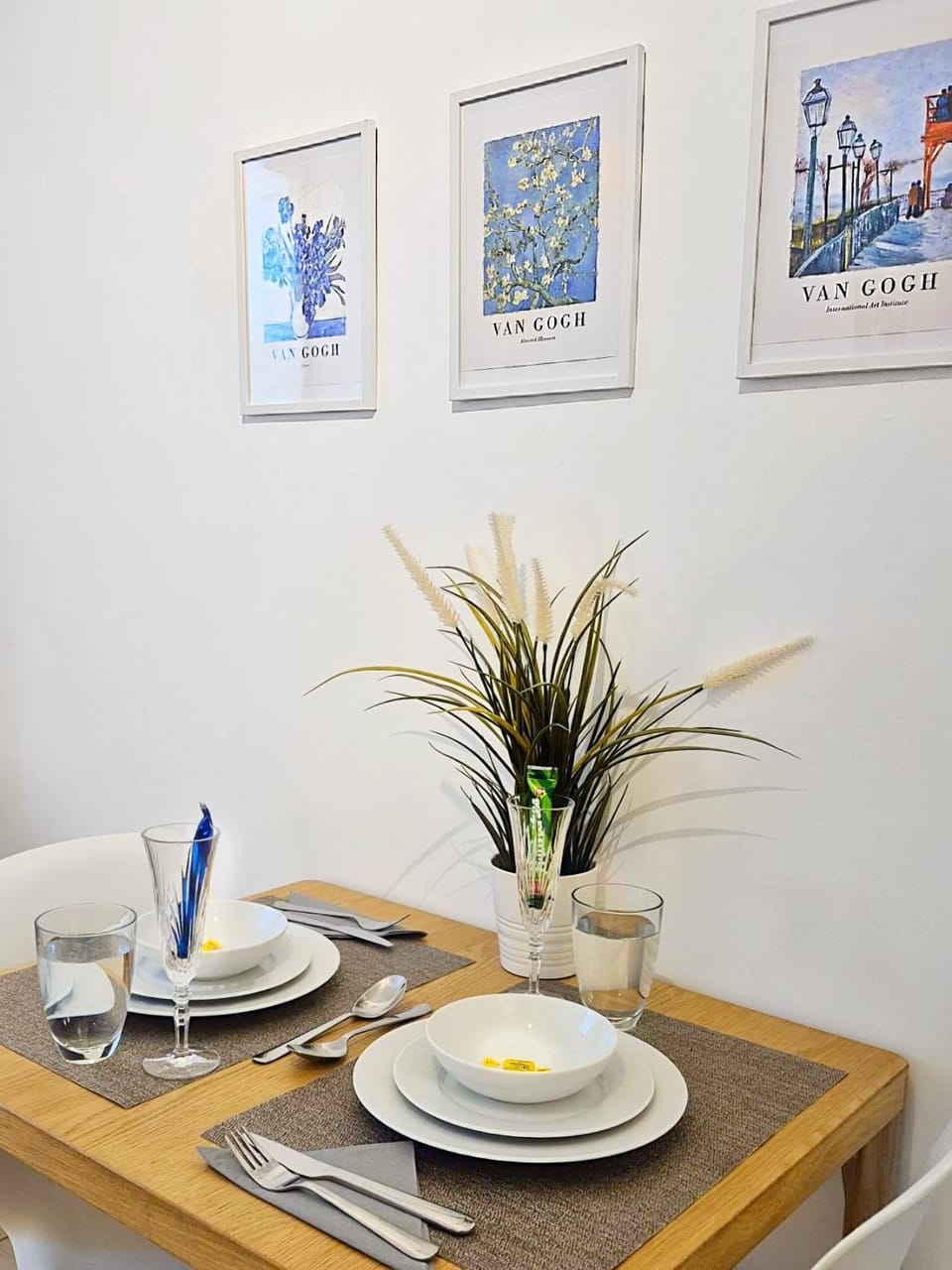 Food and drinks, Decorative detail, Dining area, Food