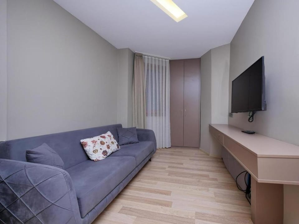 Communal lounge/ TV room, TV and multimedia, Living room