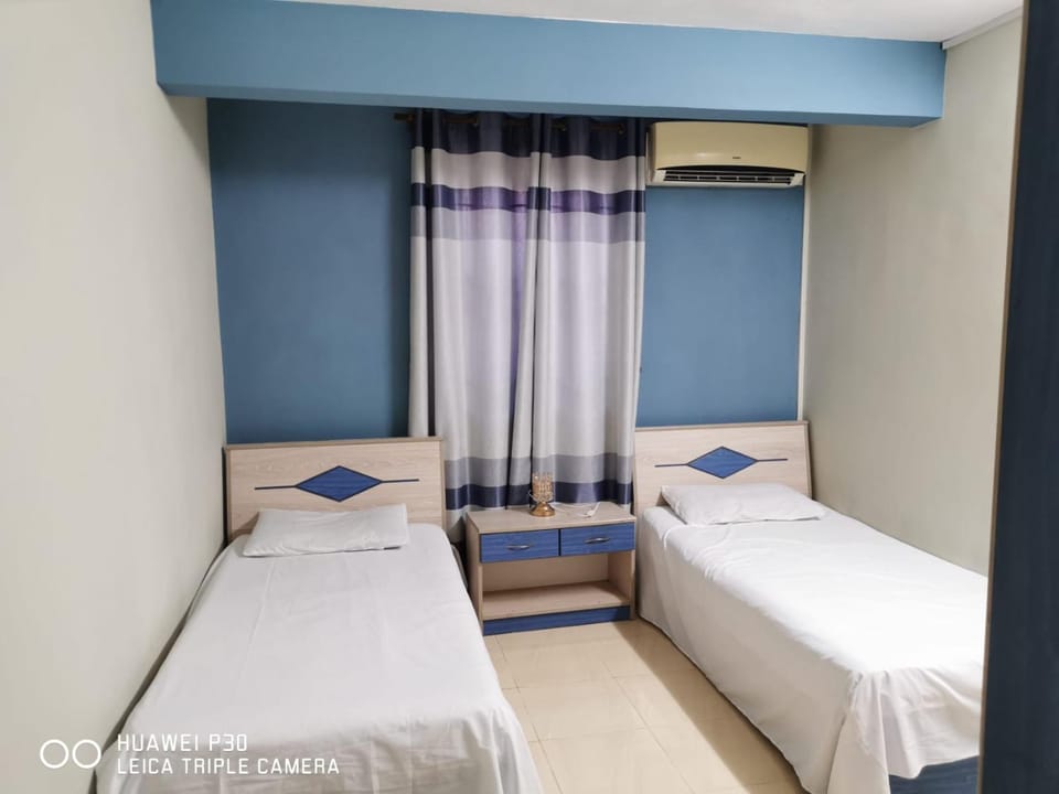 Bedroom, air conditioner