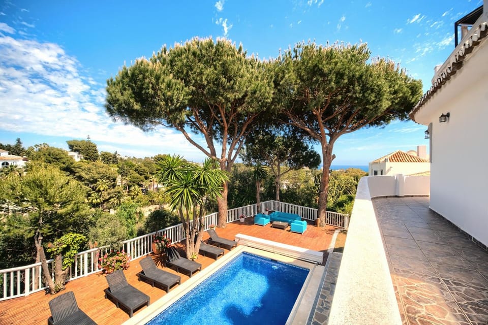 Day, Natural landscape, View (from property/room), Balcony/Terrace, Pool view, Swimming pool, sunbed