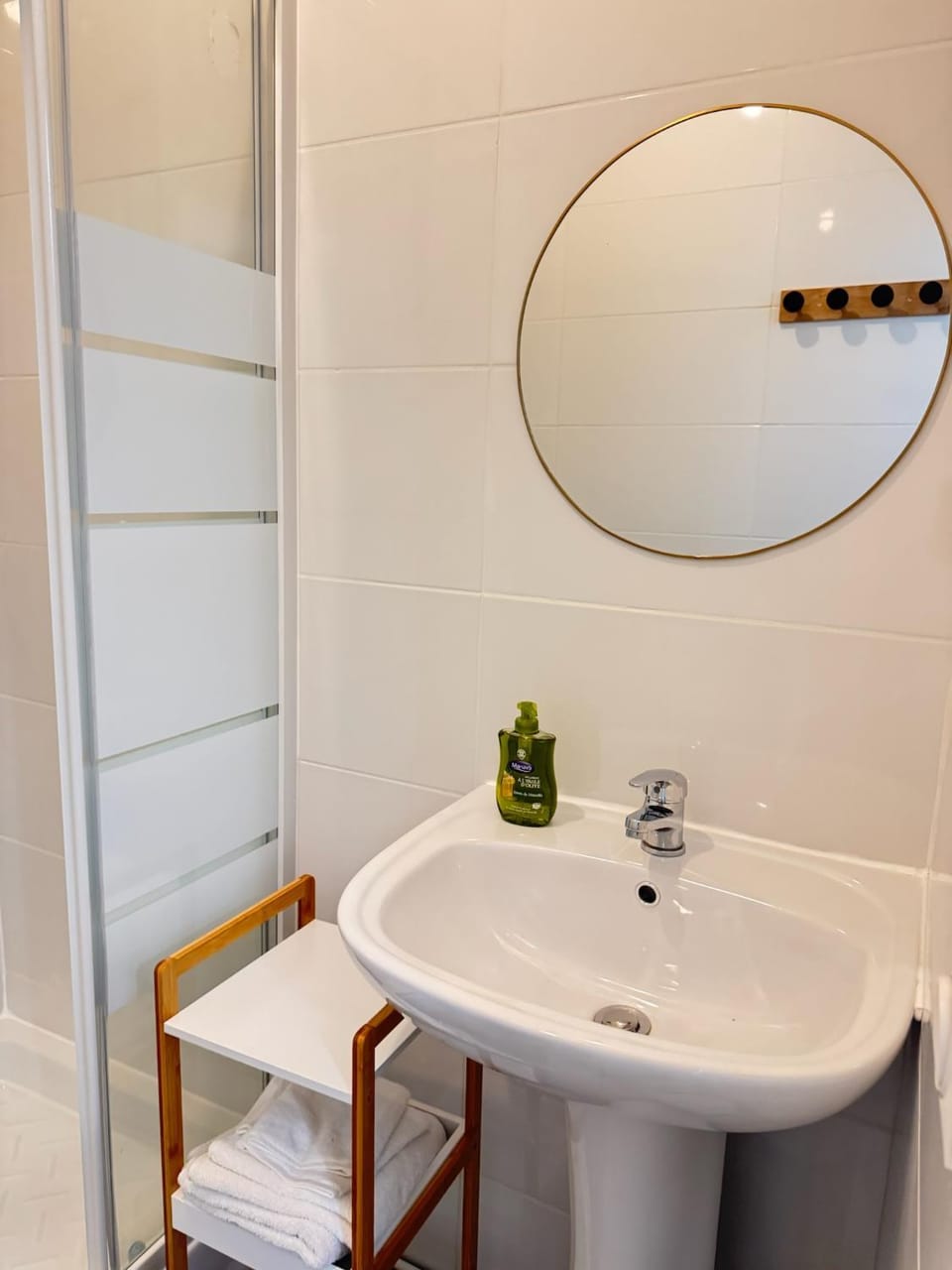 Bathroom, towels