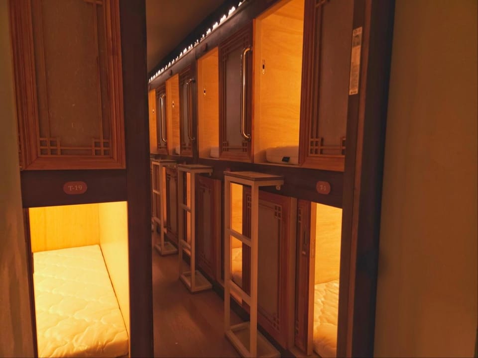 Bed, Photo of the whole room, Decorative detail, Bedroom, bunk bed