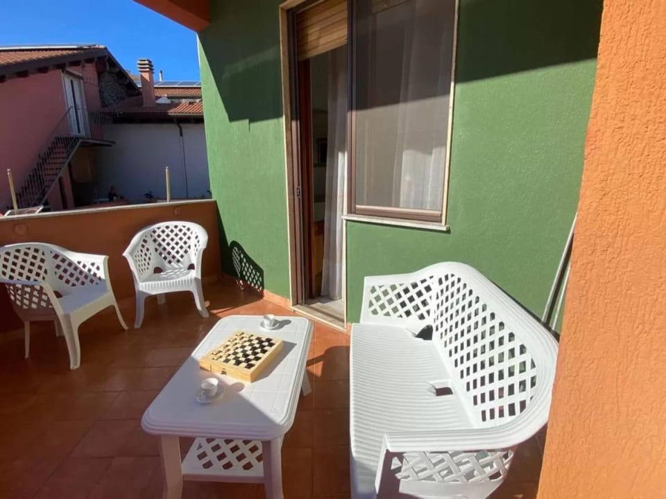 Balcony/Terrace, furniture