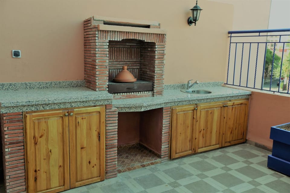 Patio, BBQ facilities