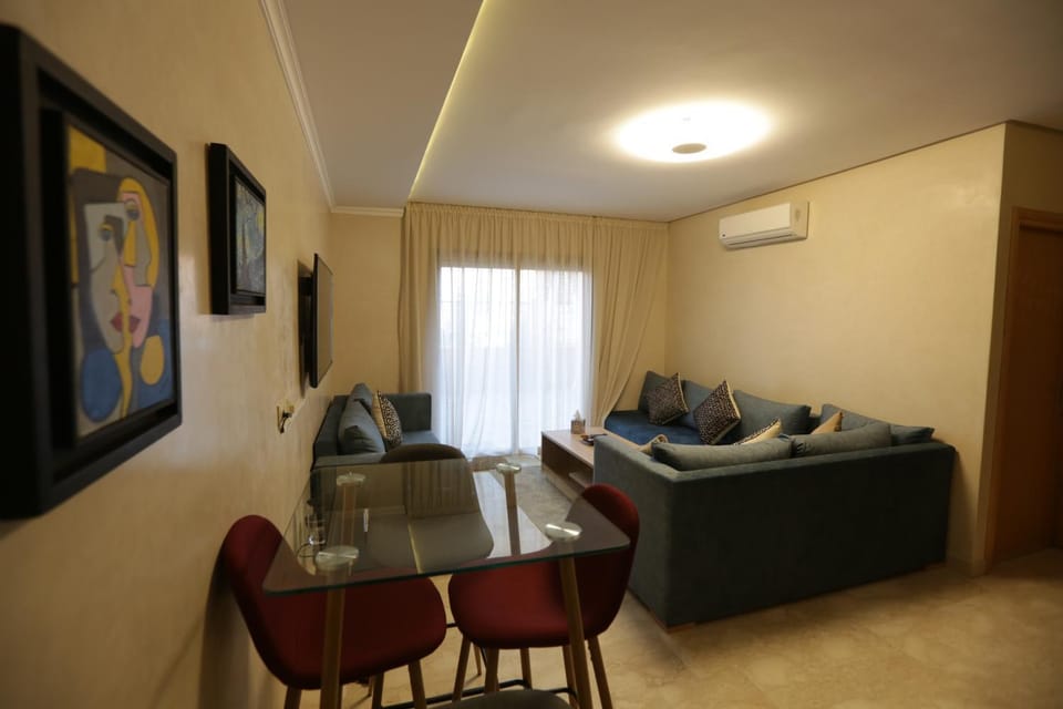 TV and multimedia, Living room, Seating area, Dining area, air conditioner