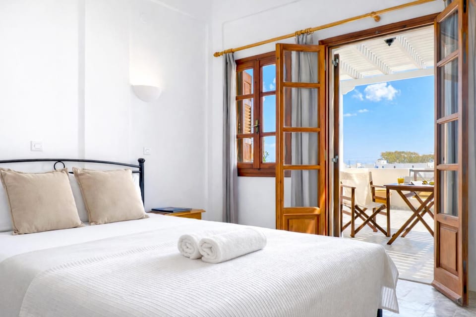 Bed, View (from property/room), Balcony/Terrace, Photo of the whole room, Bedroom, towels