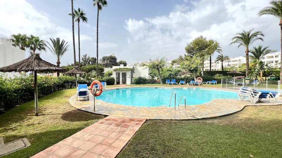 Beautiful sea view apartment in Miraflores Apartment in Costa del Sol