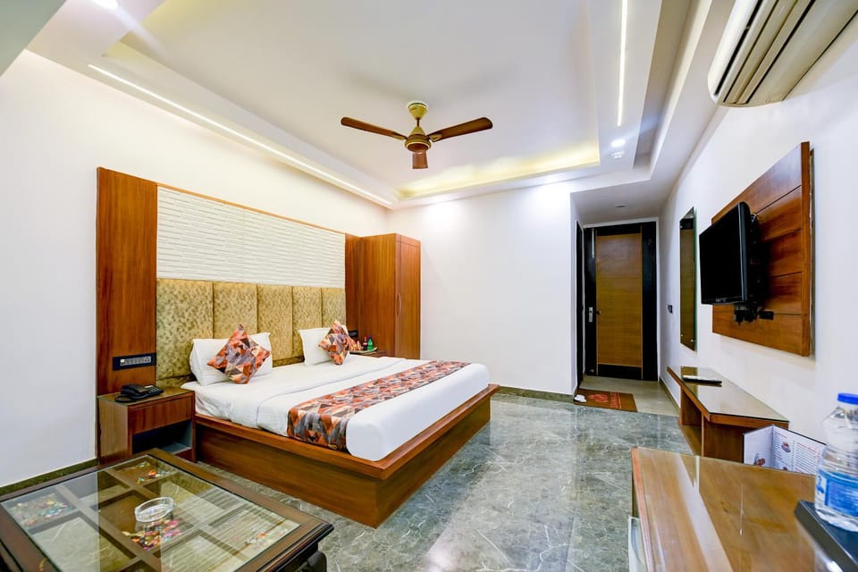 Bed, Bedroom, fireplace, wardrobe, air conditioner