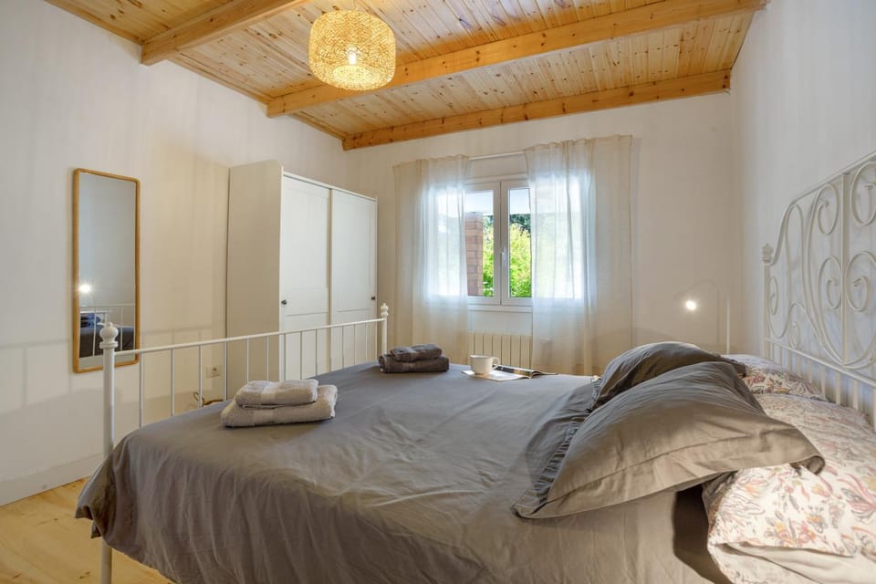 Property building, Living room, Bedroom