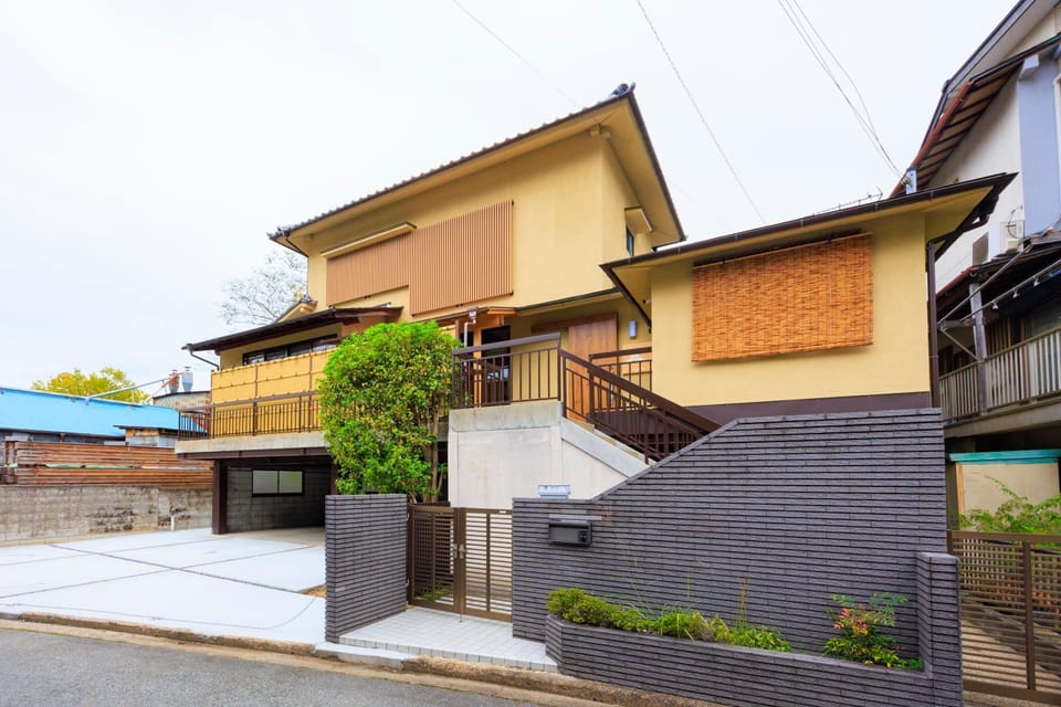 Property building, Day, Street view