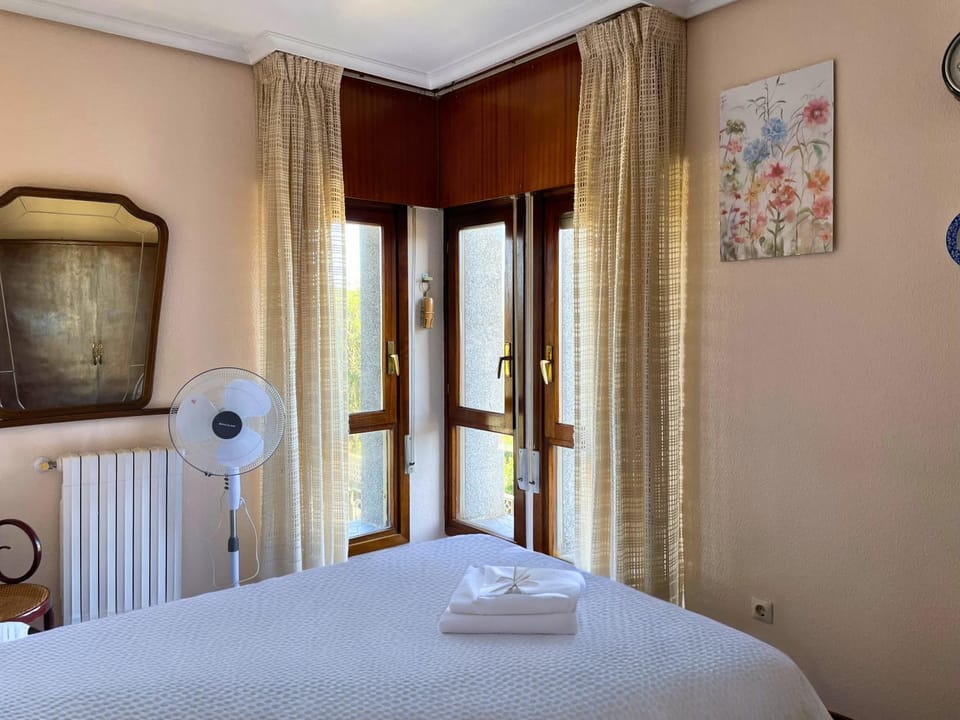 Apartamentos Melgarden - Casa de Gran Capacidad en Santander Apartment in Santander