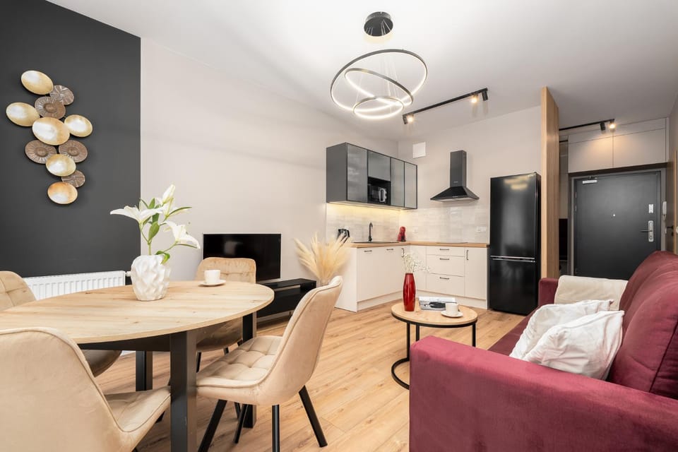 TV and multimedia, Kitchen or kitchenette, Living room, Seating area, Dining area