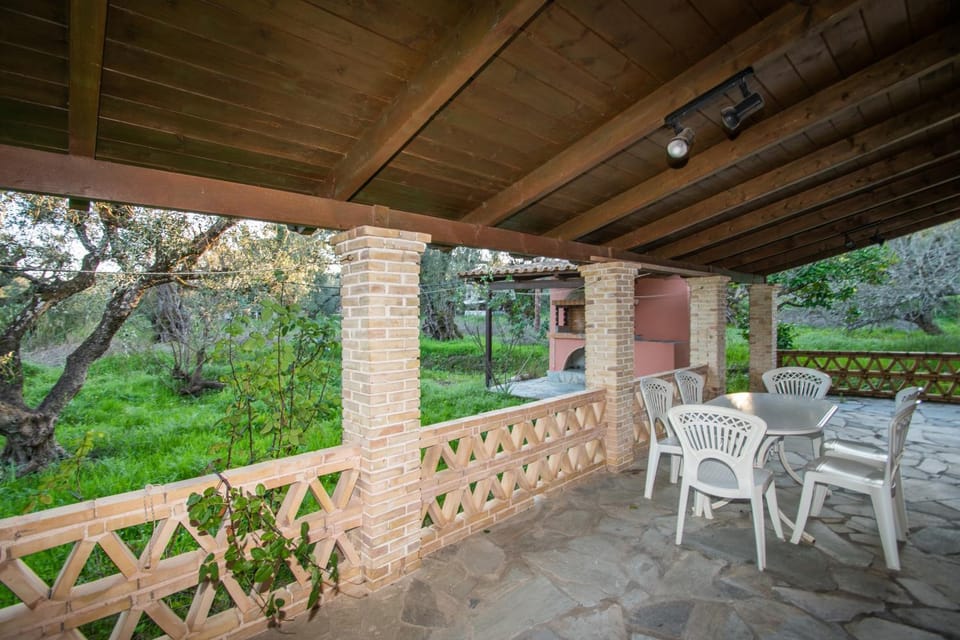 Patio, Day, Garden, Balcony/Terrace, Dining area, Garden view