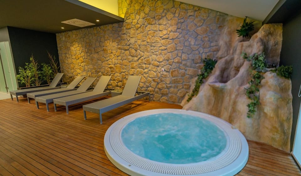 Hot Tub, Spa and wellness centre/facilities