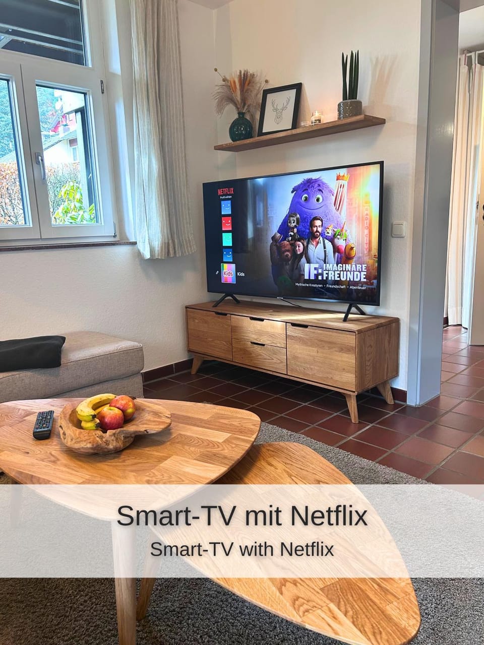 TV and multimedia, Living room, Seating area, Family