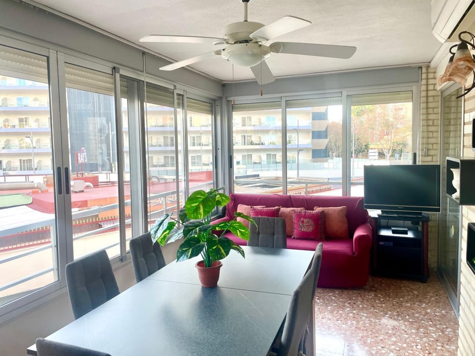 TV and multimedia, Living room, Dining area