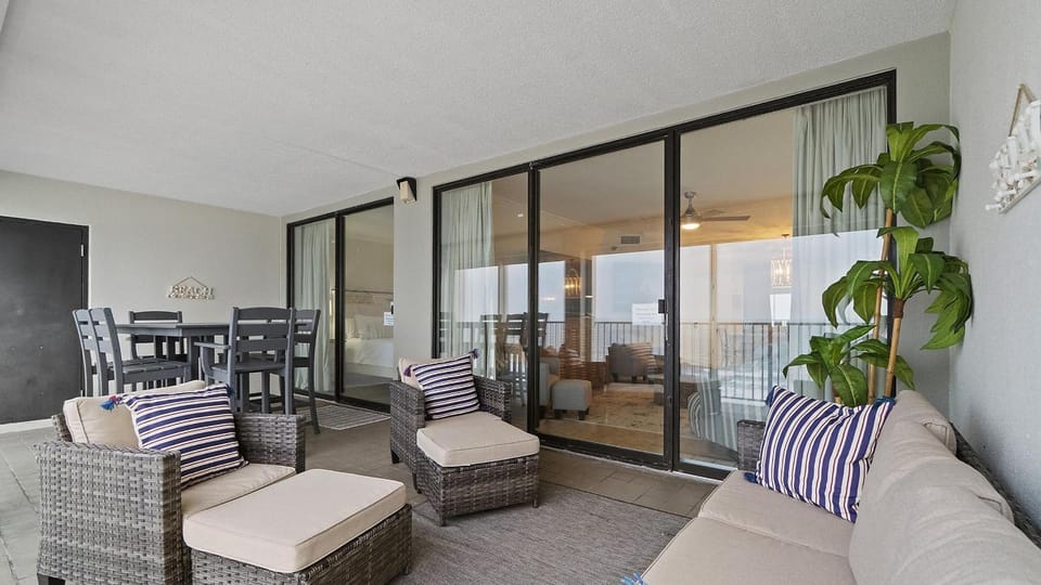 Balcony/Terrace, Seating area, Sea view