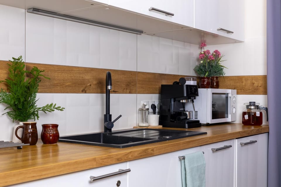 Coffee/tea facilities, Kitchen or kitchenette, microwave