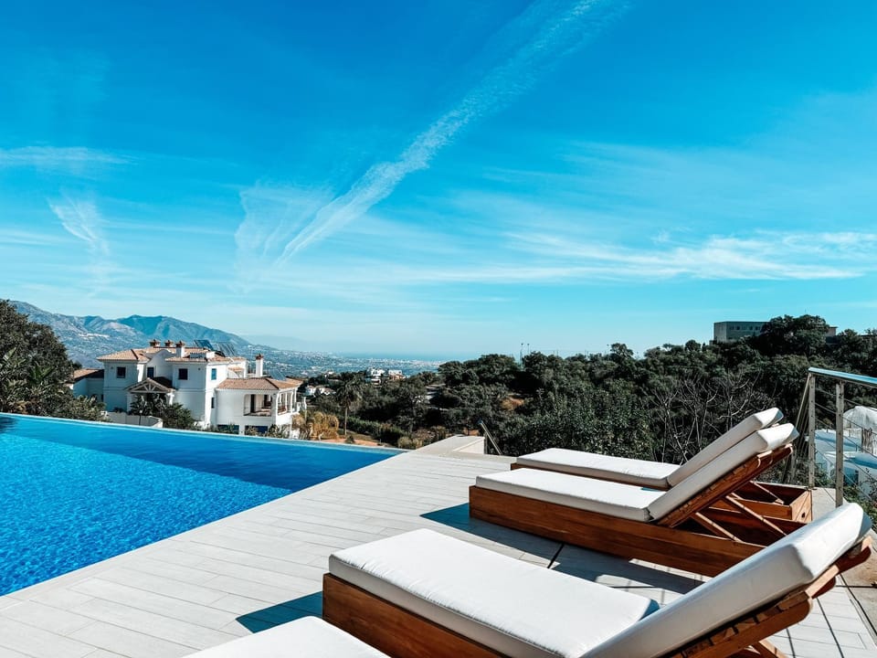 Natural landscape, View (from property/room), Mountain view, Pool view, Sea view, sunbed