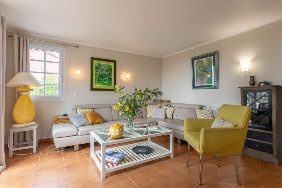 Property building, Living room