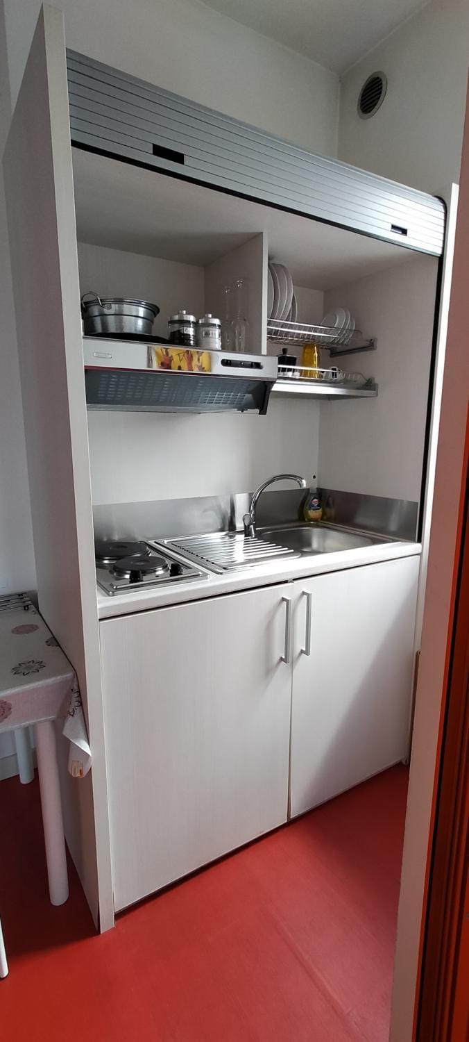 Kitchen or kitchenette