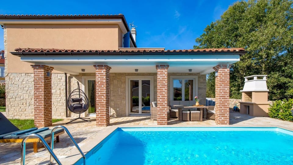 Property building, Swimming pool
