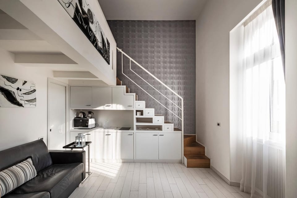 Kitchen or kitchenette, Living room, Seating area, Dining area