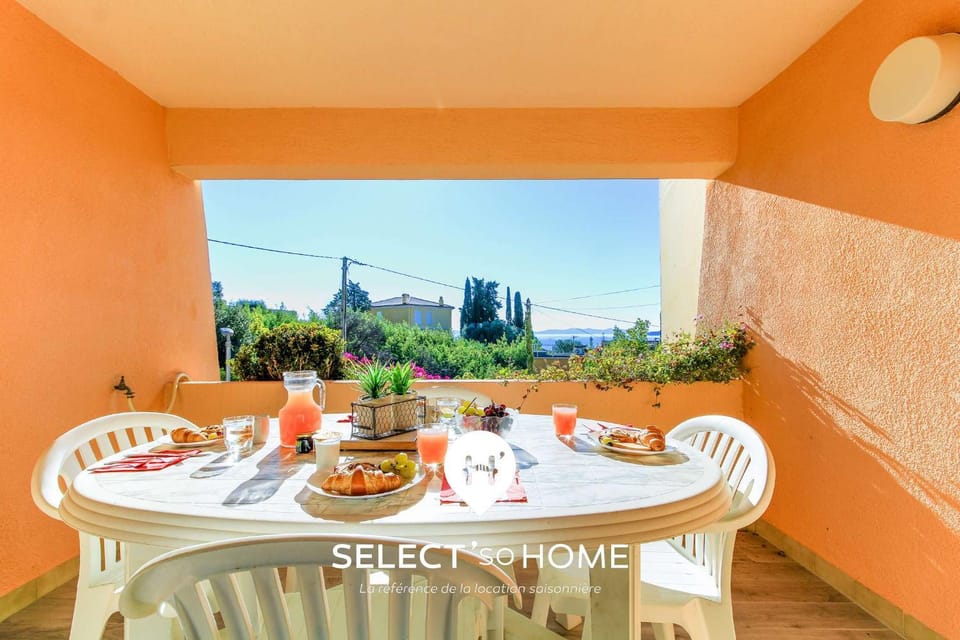 Day, View (from property/room), Balcony/Terrace, Dining area