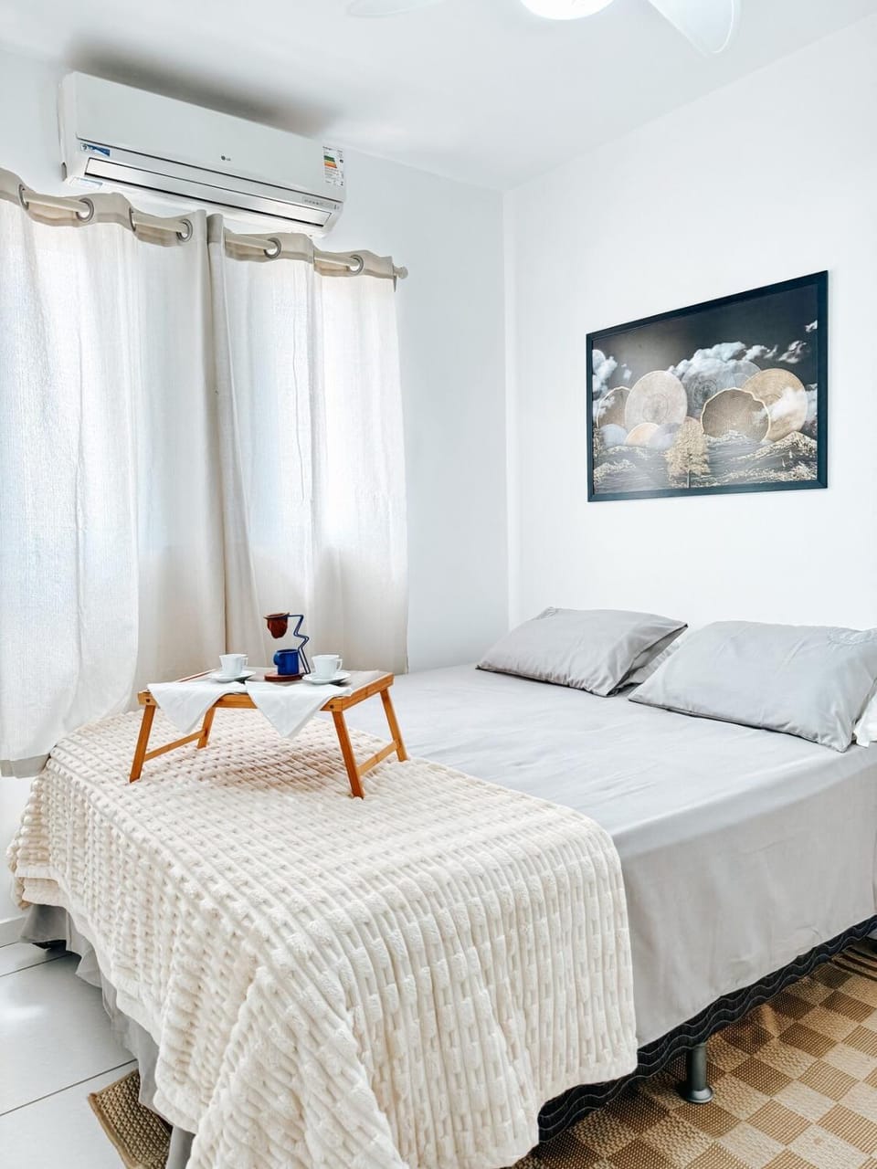Apartamento 2 Quartos Super Decorado - Ar Condicionado nos Quartos - 1 Cama Queen - 2 Camas de Solteiro com Auxiliar - Cozinha Completa - Estacionamento Coberto Gratuito Apartment in State of São Paulo