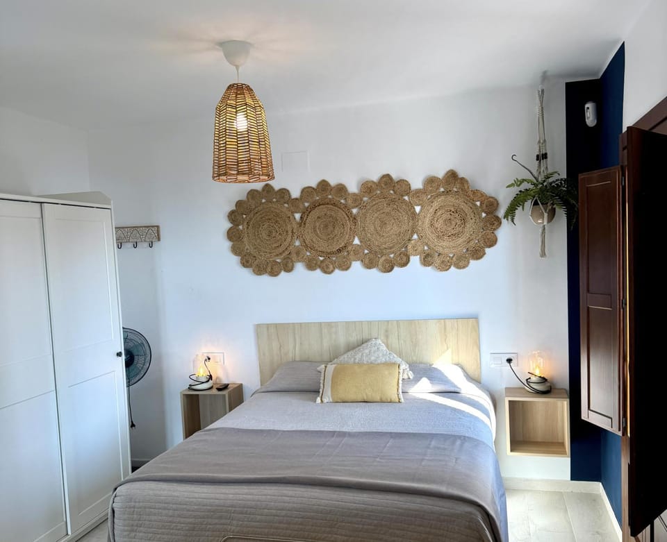 Bed, Photo of the whole room, Bedroom, wardrobe
