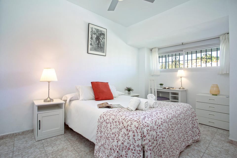 Bed, Photo of the whole room, Bedroom, furniture, towels