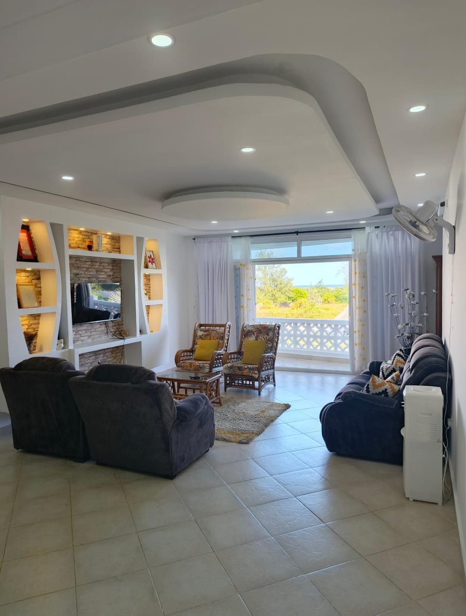 Communal lounge/ TV room