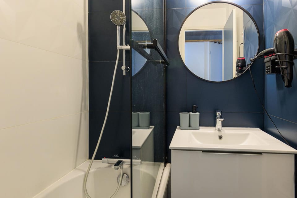 Bathroom, Living room