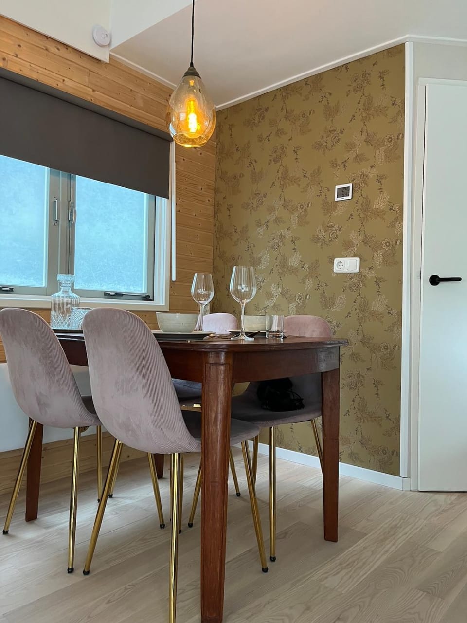 Cozy wooden cottage de Veluwe House in Putten