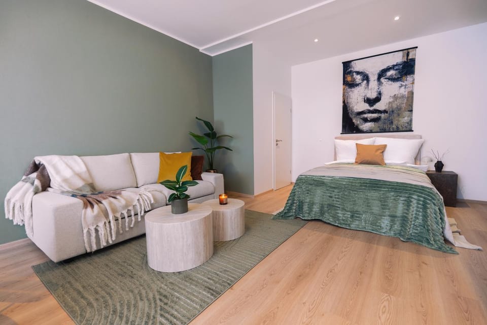 Bed, Living room, Photo of the whole room, Seating area, Bedroom