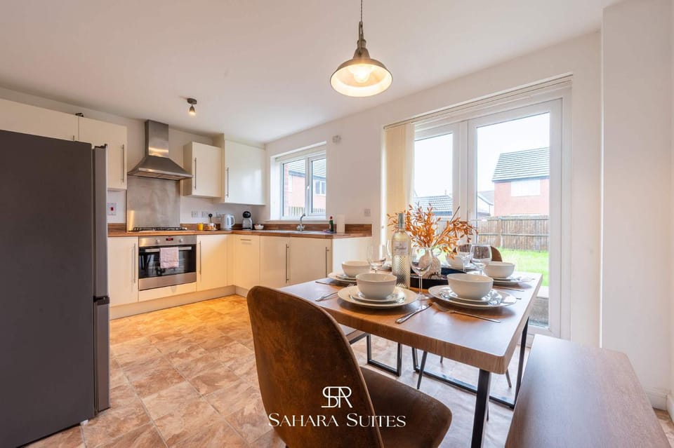 Stylish 3-BR Retreat - Cardiff & Newport - Parking House in Newport