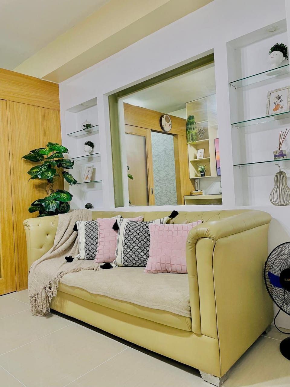 Living room, Seating area, wardrobe