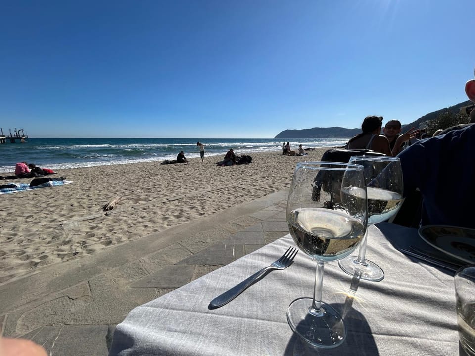 Day, People, Natural landscape, Food and drinks, Beach, Drinks, Alcoholic drinks