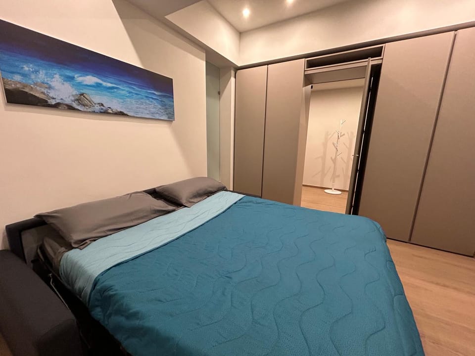 Bed, Photo of the whole room, Bedroom, wardrobe