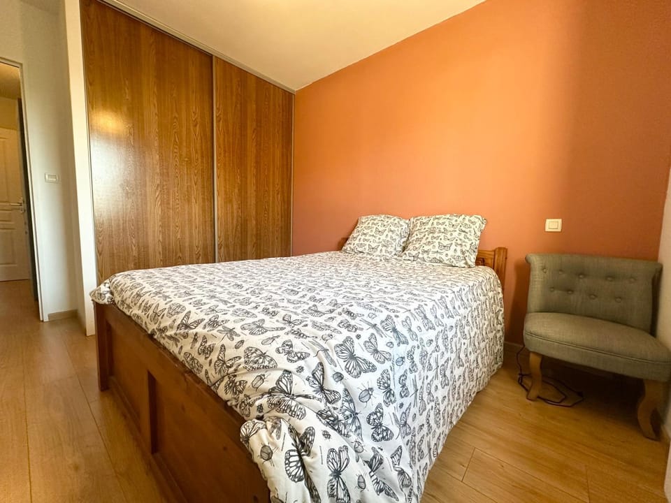 Bed, Bedroom