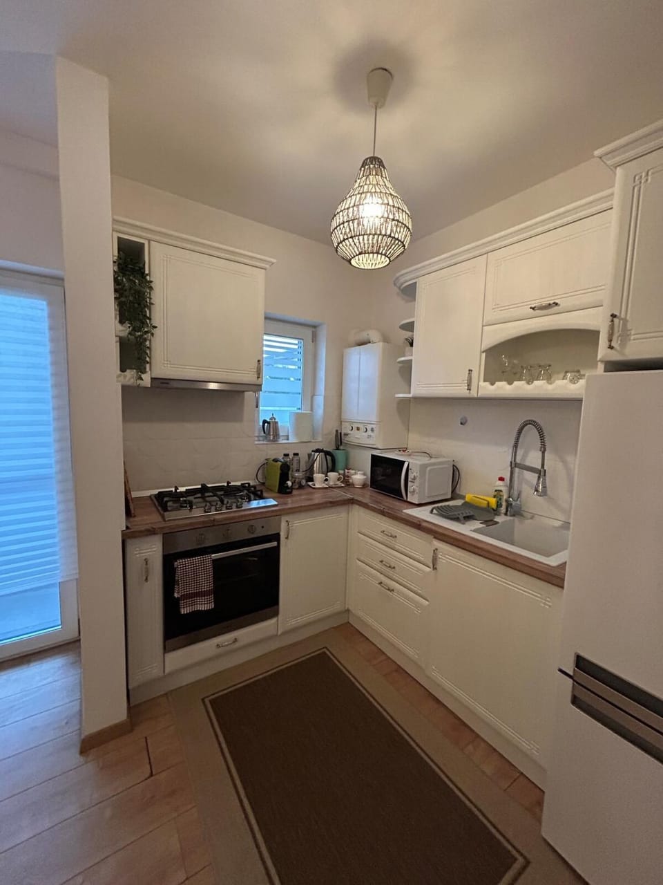Kitchen or kitchenette, oven, stove