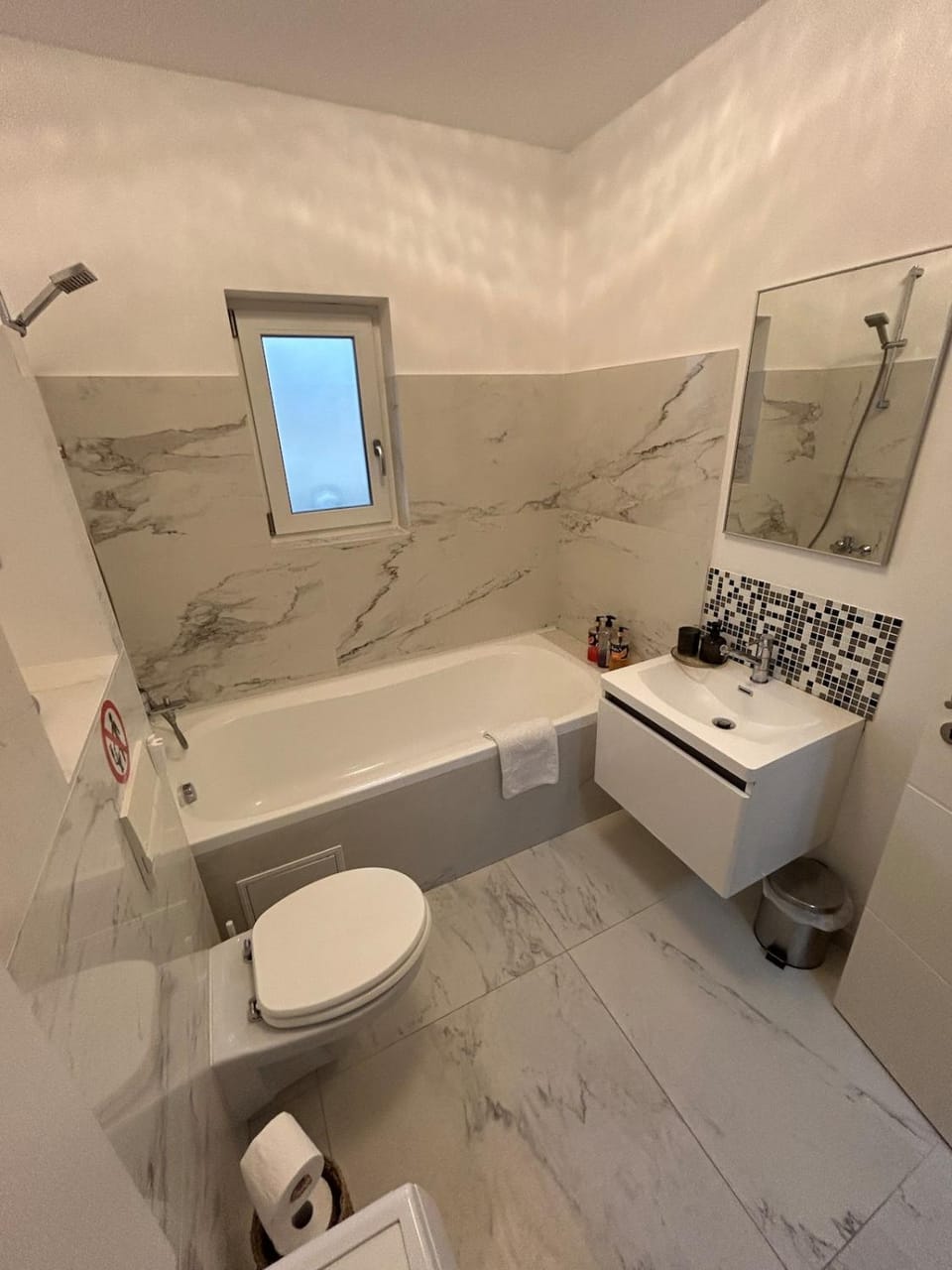 Toilet, Bathroom, towels