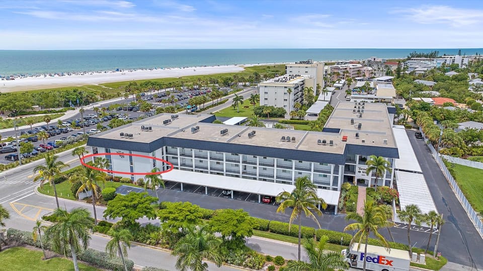 Salty Soldi Apartment in Siesta Beach