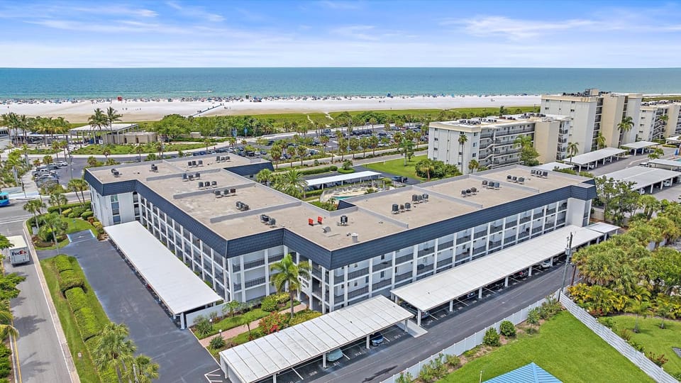 Salty Soldi Apartment in Siesta Beach