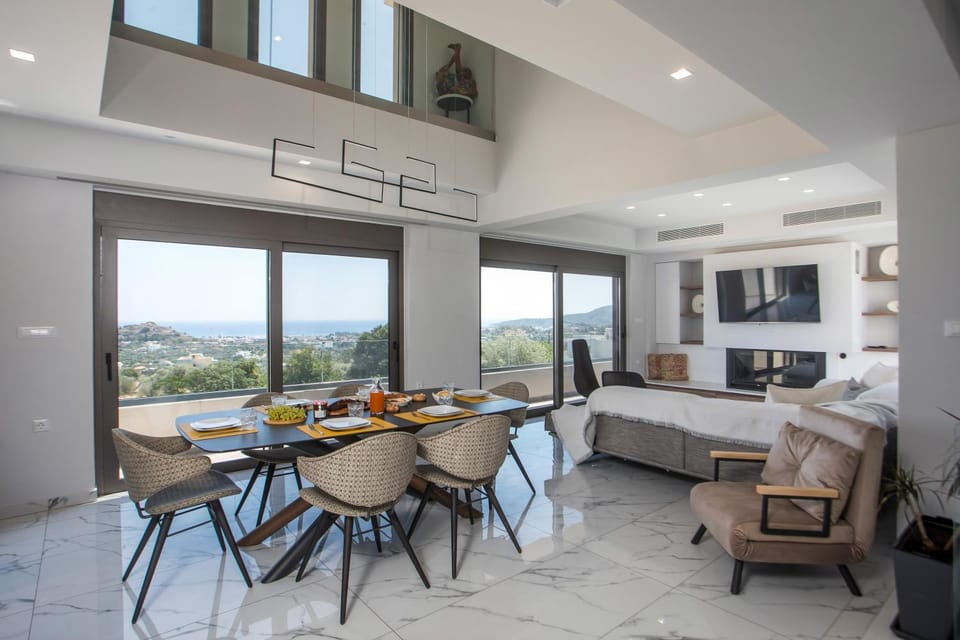 TV and multimedia, Living room, Seating area, Dining area