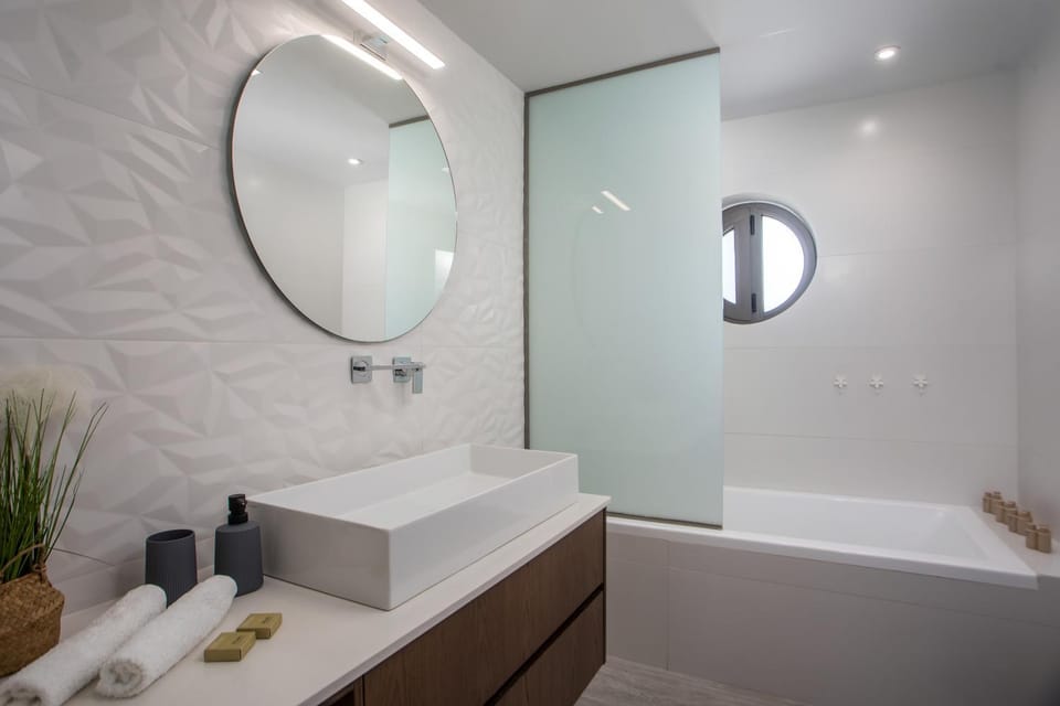 Bathroom, Bath