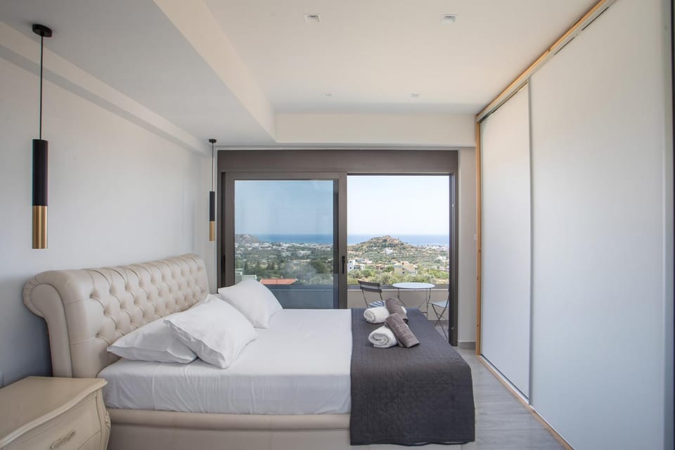 Bed, Photo of the whole room, Bedroom, Sea view, towels