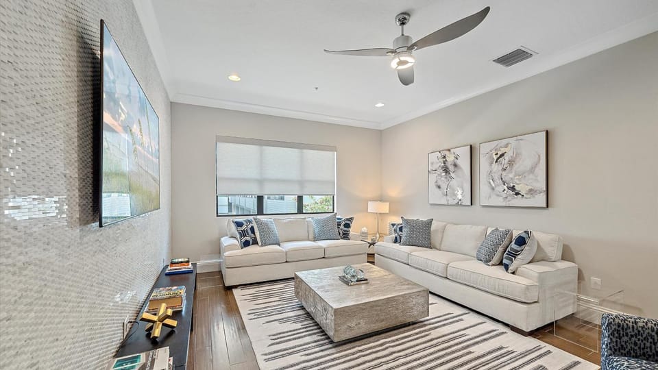 Cityscape Retreat House in Sarasota