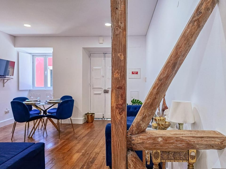 Like a typical Portuguese house with private patio Apartment in Lisbon